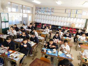 ecole-ehigashi-gifu-repas-bis